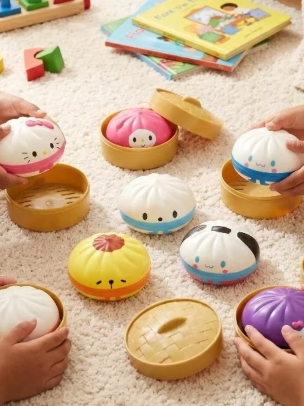 Hello Kitty Sanrio Mystery Squishy - 1 Mystery Box